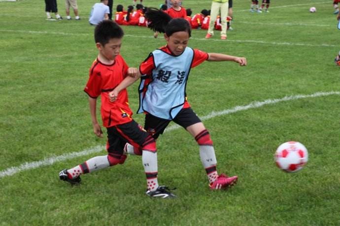 青少年足球U8|儿童放学归来早,觅得伙伴来踢球