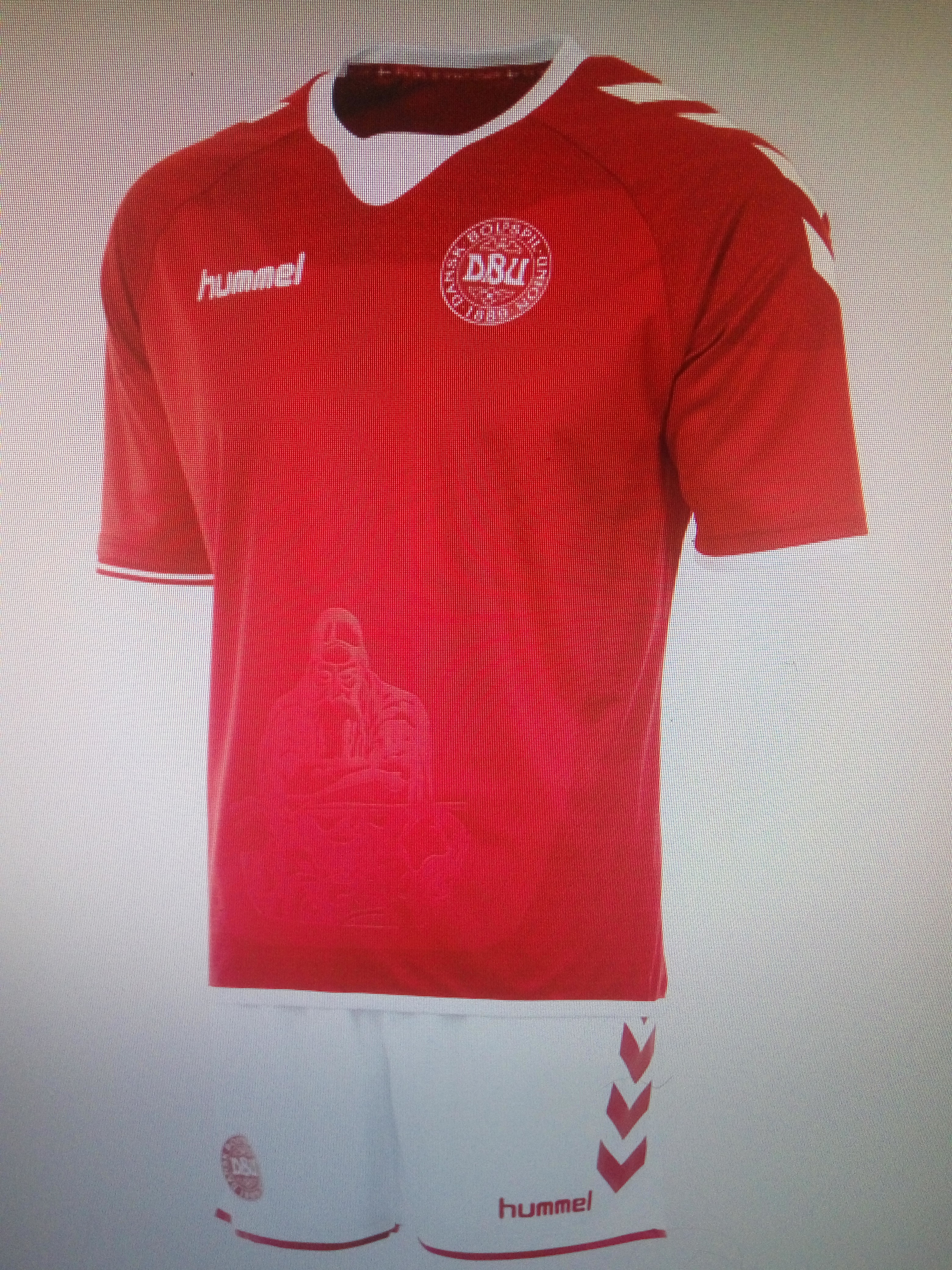 Hummel发布丹麦国家队2018世界杯主客场球衣