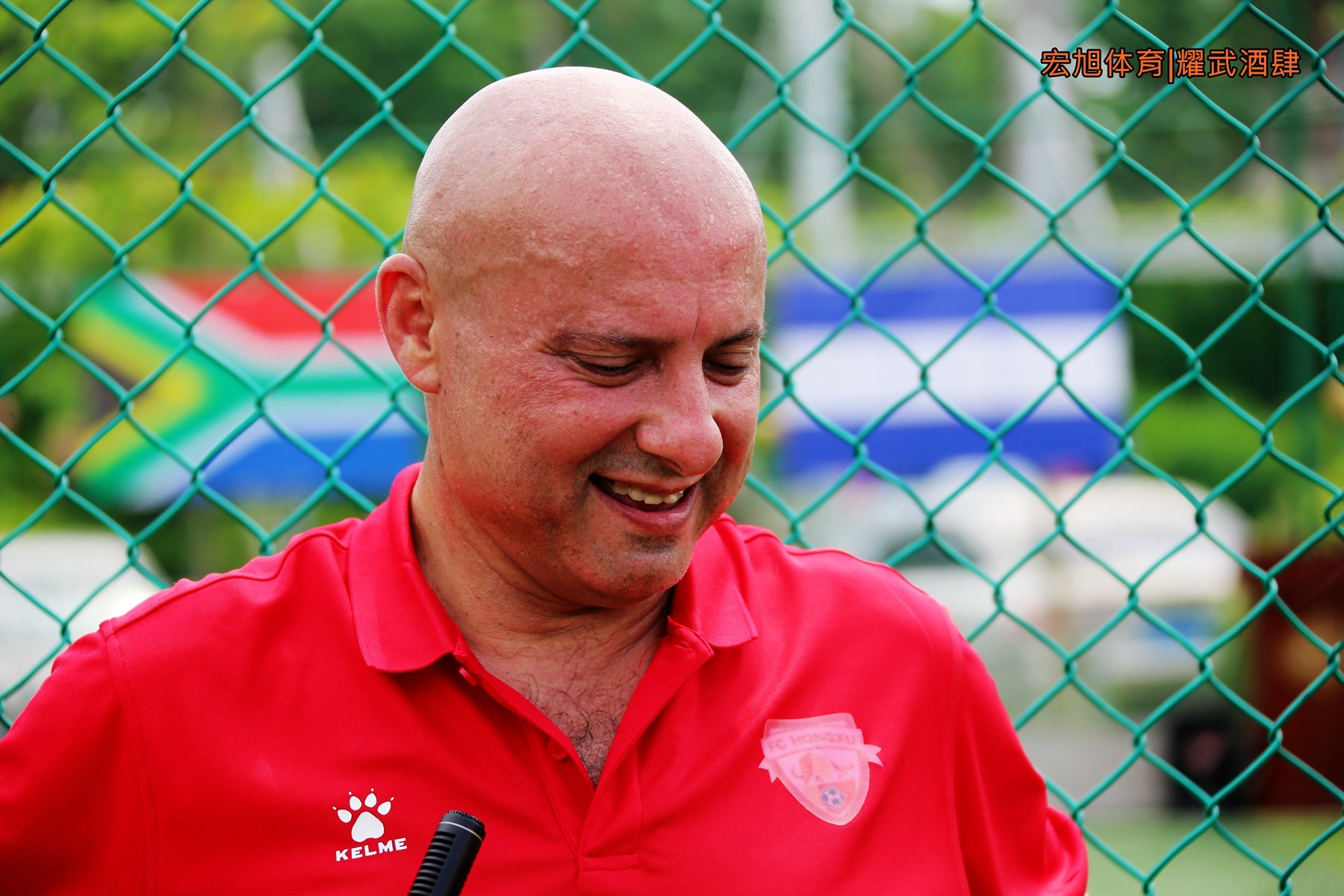 C罗青训教头亲临一线指导,南宁足球小将打出葡