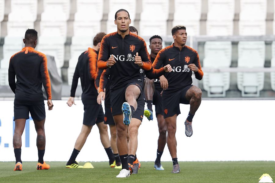 意大利荷兰友谊赛锻炼新人,塞尔维亚时隔3年再