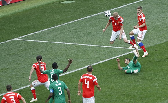 昨夜世界杯很中国!俄罗斯5球虐沙特,中国元素