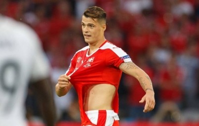 菜鸡互啄,瑞士对瑞典快乐足球是真-快乐吗