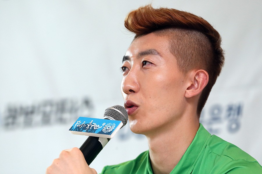 球色怡人特别版:韩国队门将赵贤佑