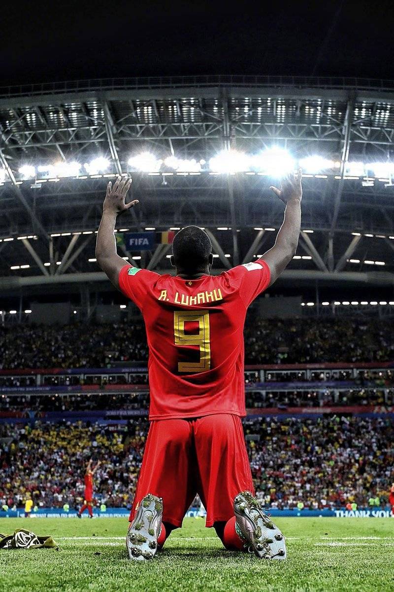 世界杯金靴之战:哈里凯恩与卢卡库的直接对话