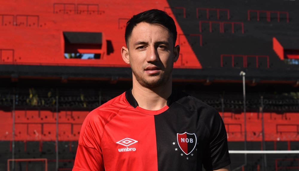 官方:纽维尔老男孩租借皮里斯