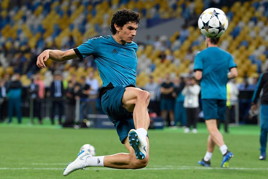 据皇马官网的消息,巴列霍经医疗检查后,为左腿2级股直肌损伤