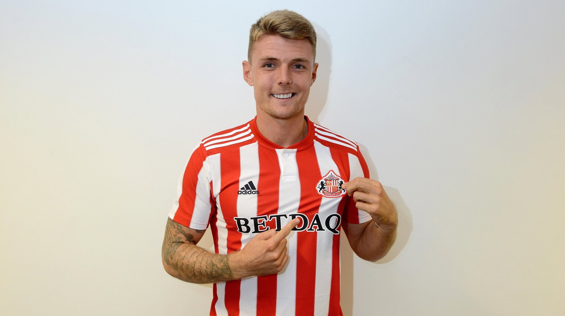 官方:桑德兰租借维冈竞技中场 — 桑德兰|维冈竞技|马克斯-鲍尔|懂球