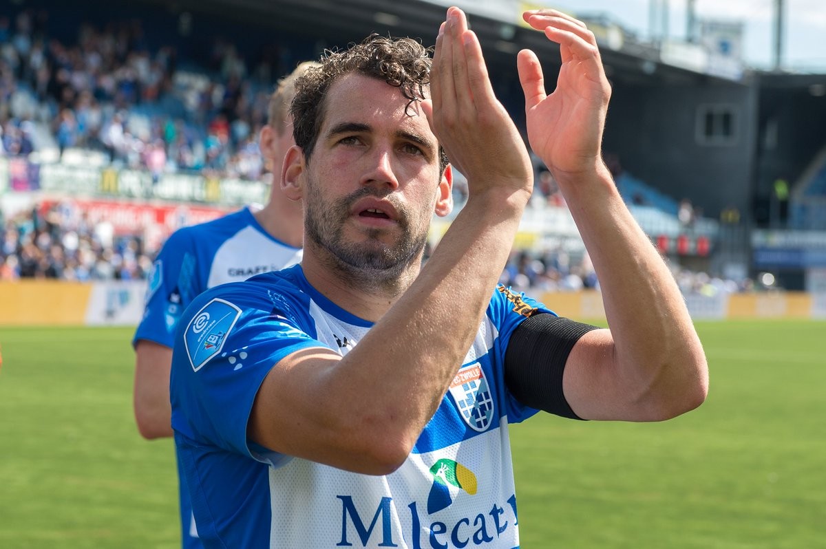 伤病缠身,荷兰前国脚宣布挂靴