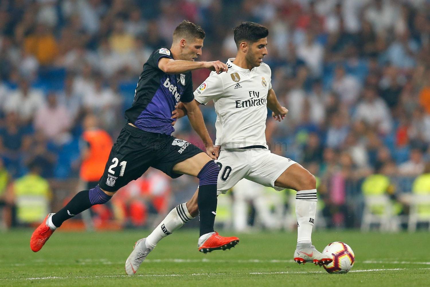 羽则专栏:让你跟巴萨打对攻!