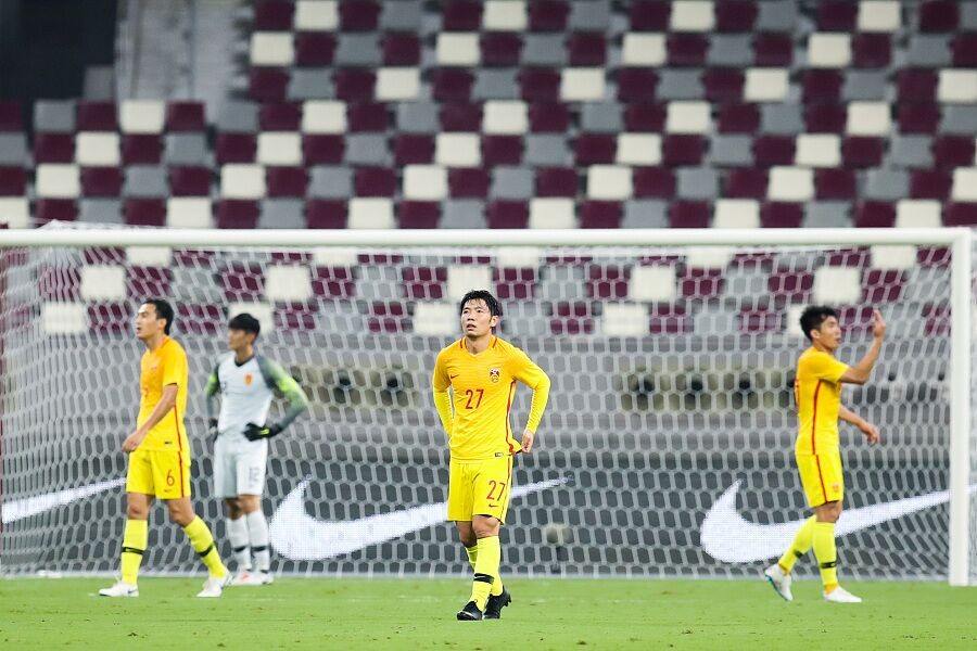 国足0-1卡塔尔,全场仅两次射门且无射正,颜骏凌