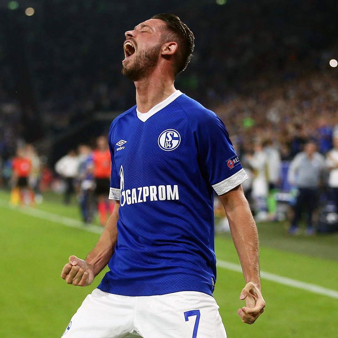 向前跑,迎着冷眼和嘲笑,生命的广阔不历经磨难