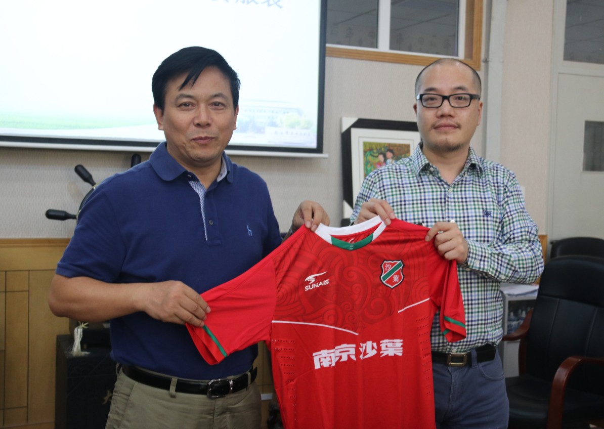南京沙叶足球俱乐部与南京第十三中学签订校企
