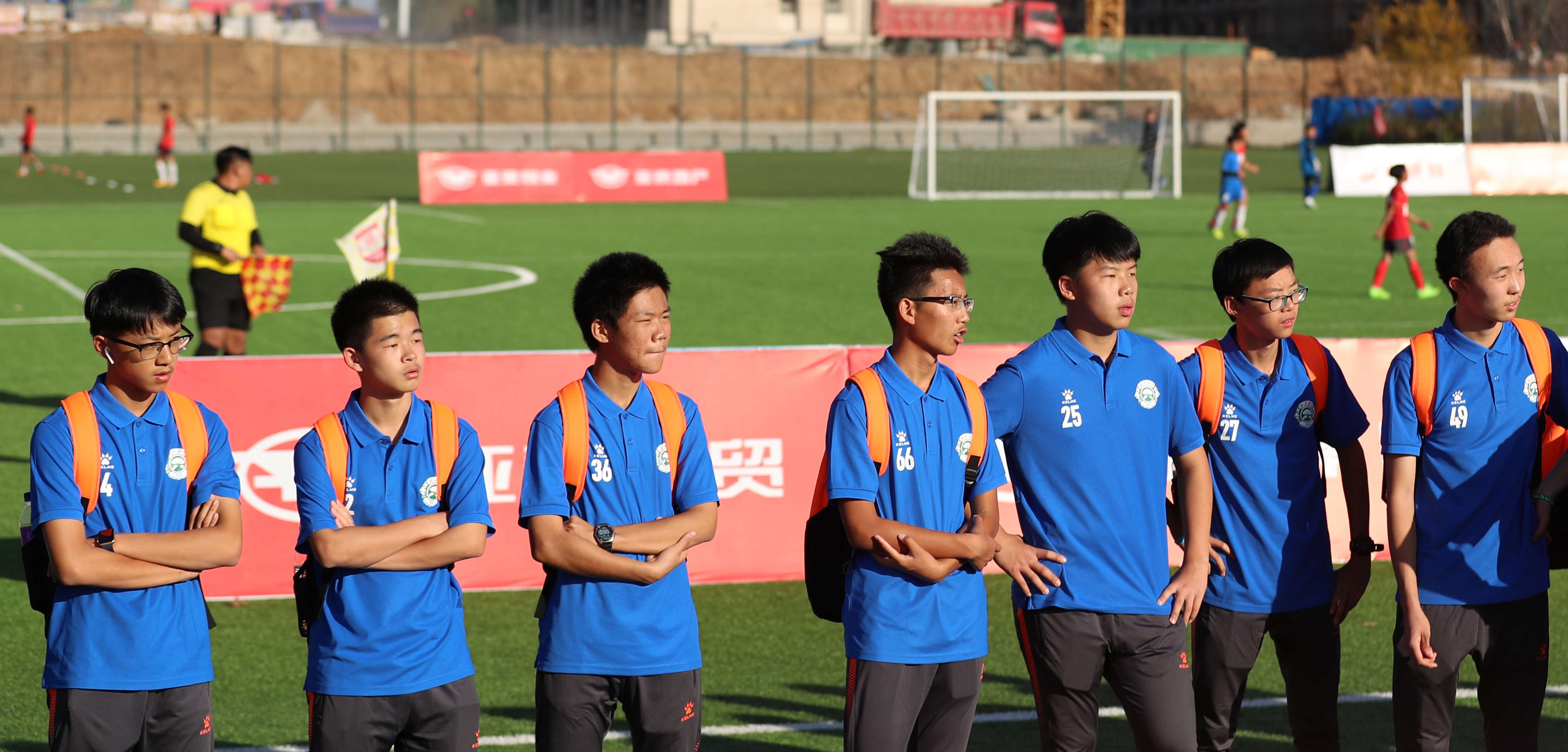 亚泰净月基地引来远方客人 北大附中足球队为