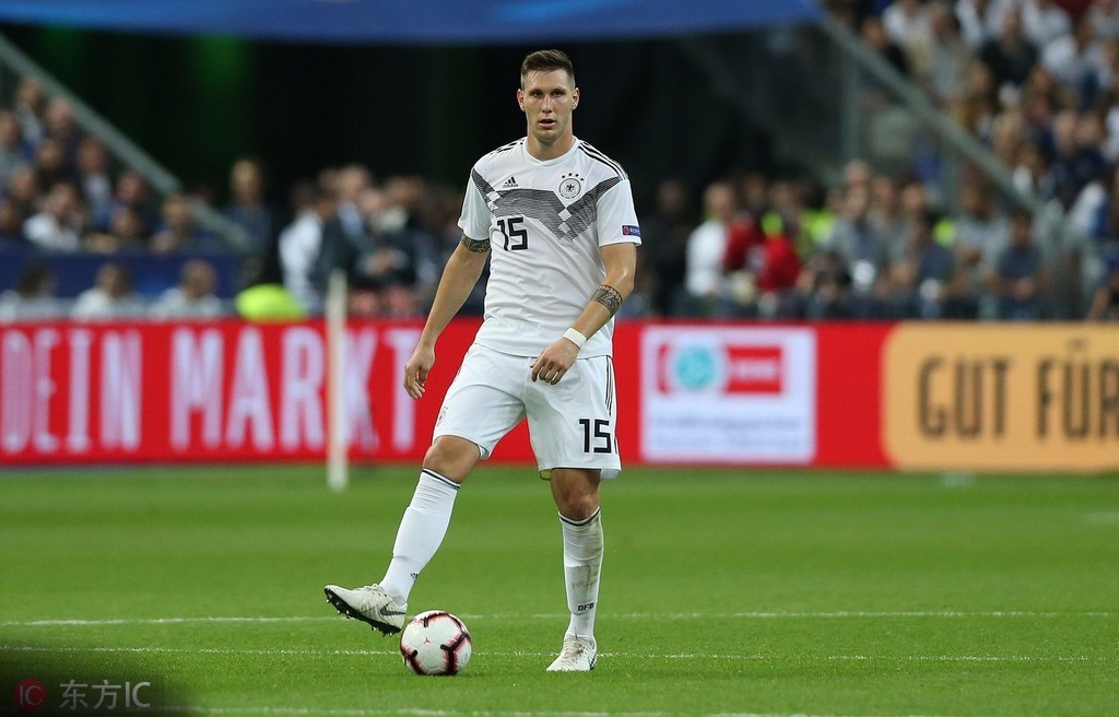 聚勒:拜仁的中卫轮换没问题