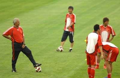 复盘中国男足20年之五:国足08,一地鸡毛,真正的