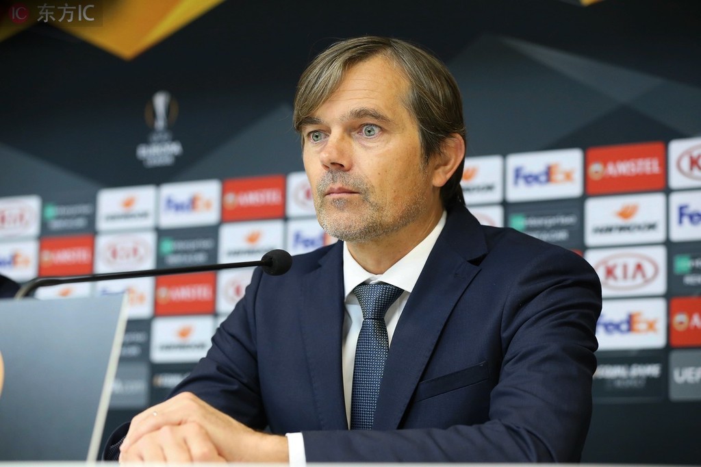 据比利时媒体rtbf的消息,荷兰名宿科库是安德莱赫特新任主帅的热门