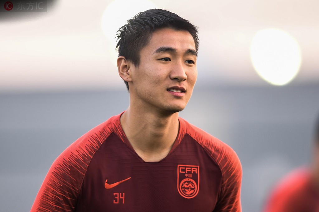 福克斯体育评亚洲杯后有望留洋球员:韦世豪在