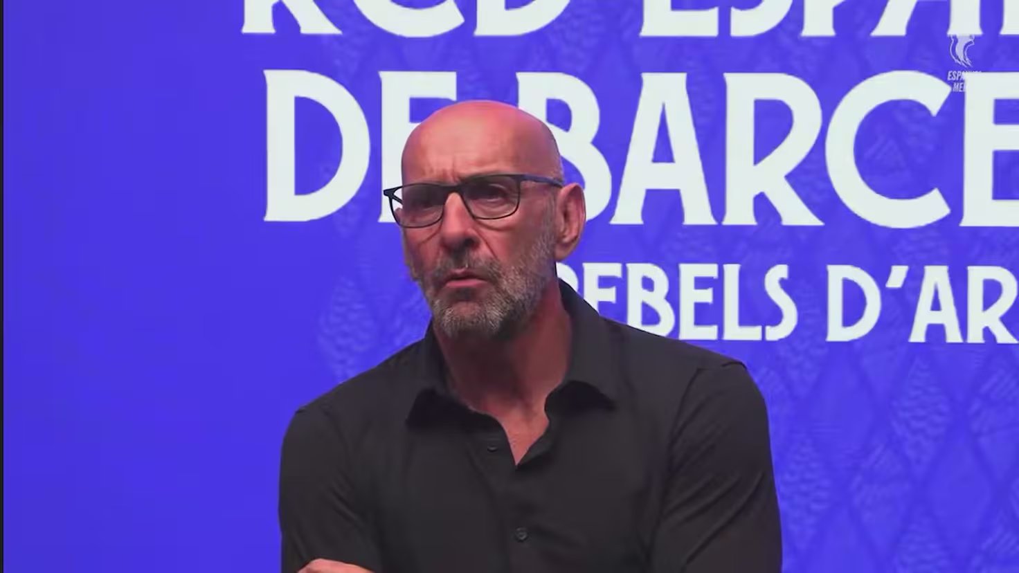 El brutal enganchón entre Monchi y un periodista que dejó la sala de prensa en absoluto silencio